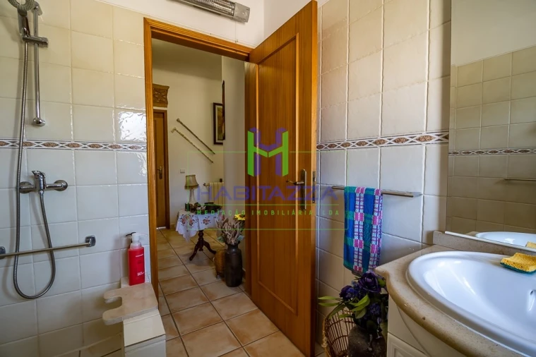 Moradia T4 para Venda em Lagos (São Sebastião e Santa Maria) Foto 41