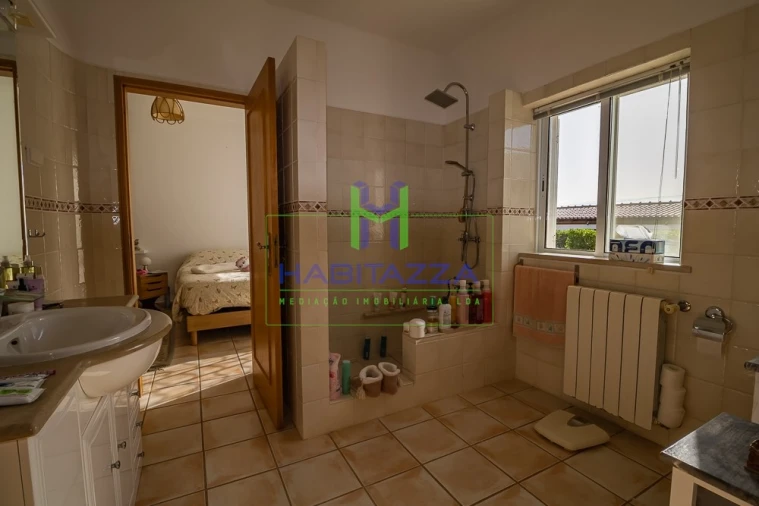 Moradia T4 para Venda em Lagos (São Sebastião e Santa Maria) Foto 45