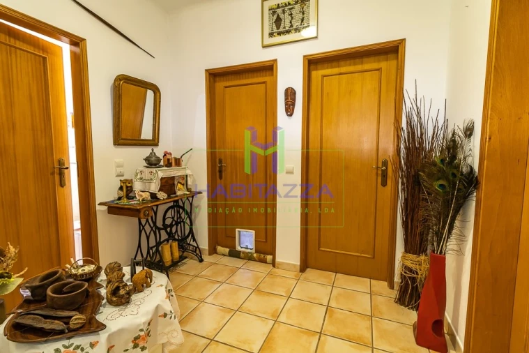 Moradia T4 para Venda em Lagos (São Sebastião e Santa Maria) Foto 48