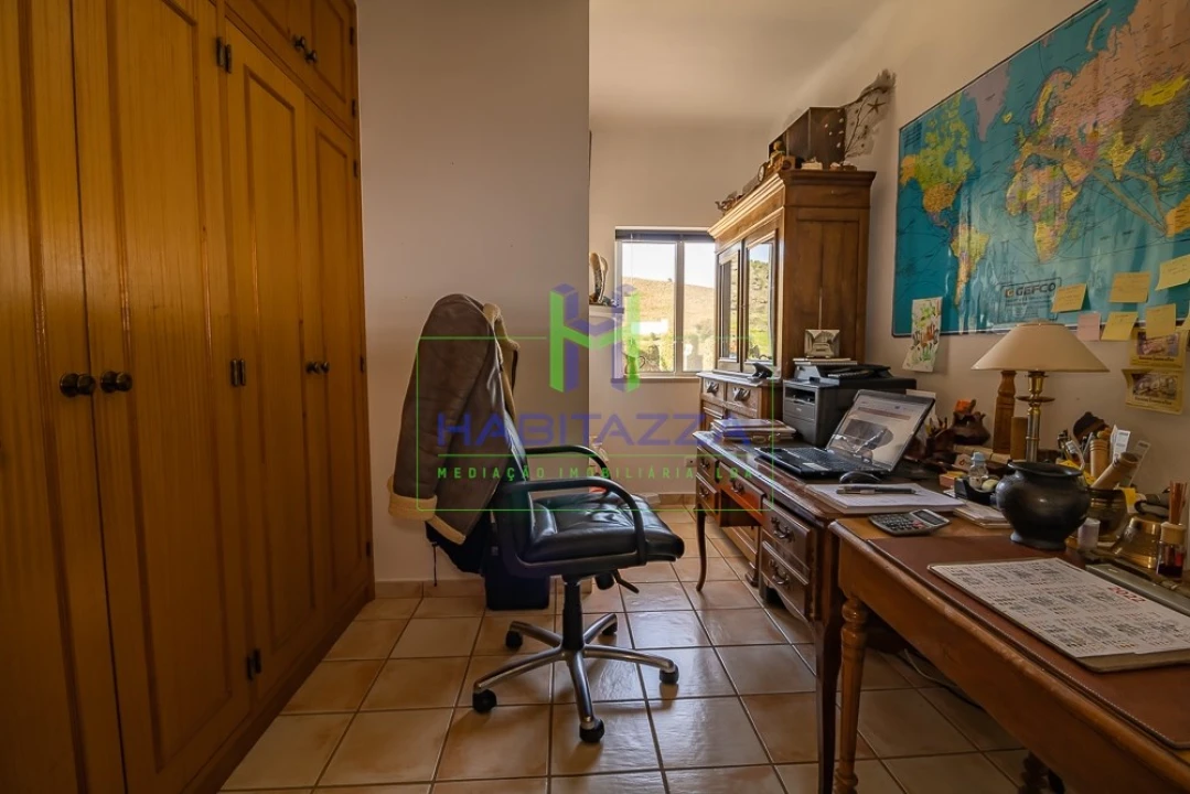 Moradia T4 para Venda em Lagos (São Sebastião e Santa Maria) Foto 49