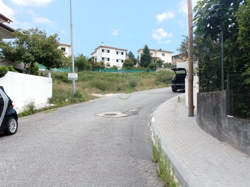 Terreno para Venda em Vila Verde e Barbudo Foto 2
