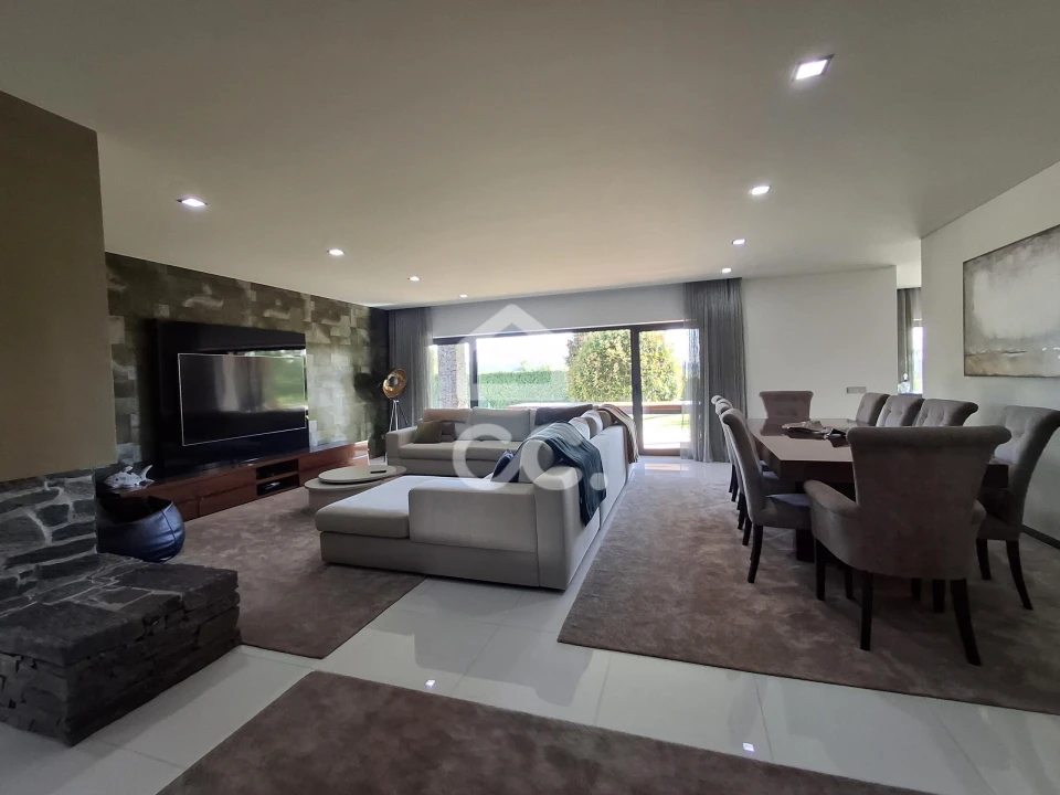 Moradia T4 para Venda em Aveleda Foto 18