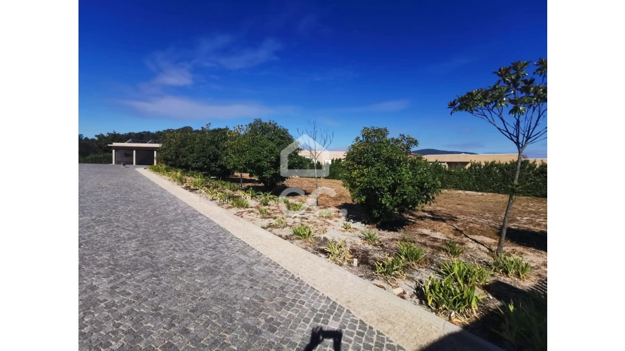 Moradia T4 para Venda em Aveleda Foto 5