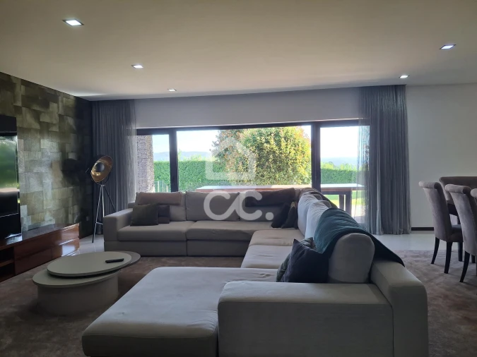 Moradia T4 para Venda em Aveleda Foto 16