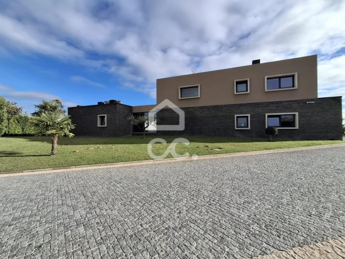 Moradia T4 para Venda em Aveleda Foto 48