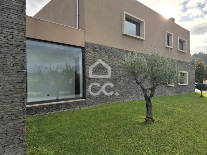 Moradia T4 para Venda em Aveleda Foto 46