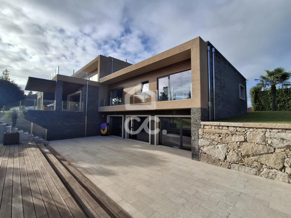 Moradia T4 para Venda em Aveleda Foto 40