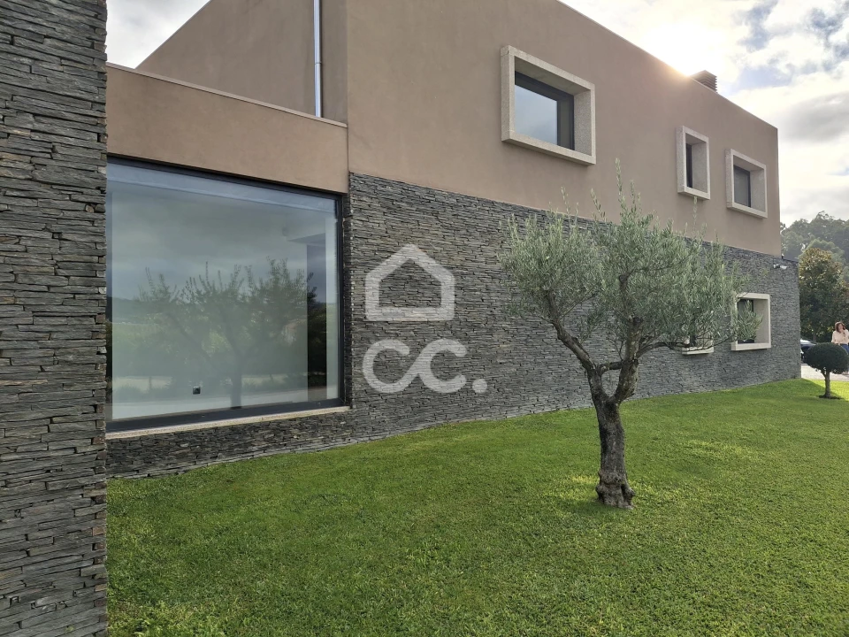 Moradia T4 para Venda em Aveleda Foto 46