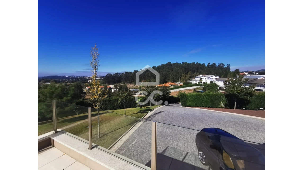 Moradia T4 para Venda em Aveleda Foto 8