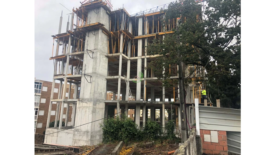 Apartamento T1 para Venda em Mazedo e Cortes