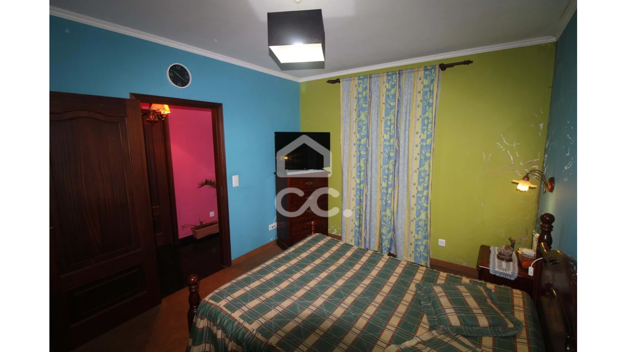 Moradia T5 para Venda em Ribeira das Tainhas Foto 7