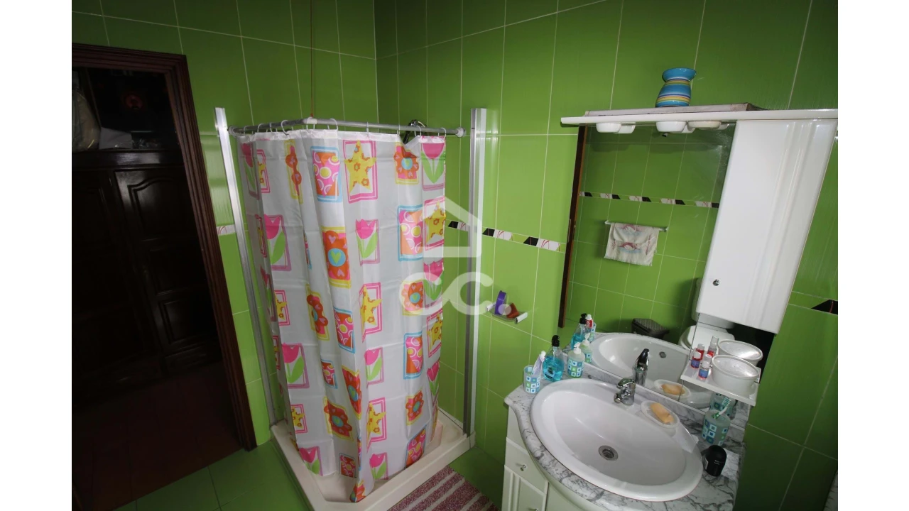 Moradia T5 para Venda em Ribeira das Tainhas Foto 13