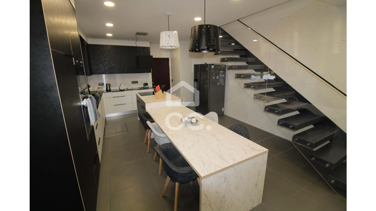 Moradia T3 para Venda em Remedios Foto 6