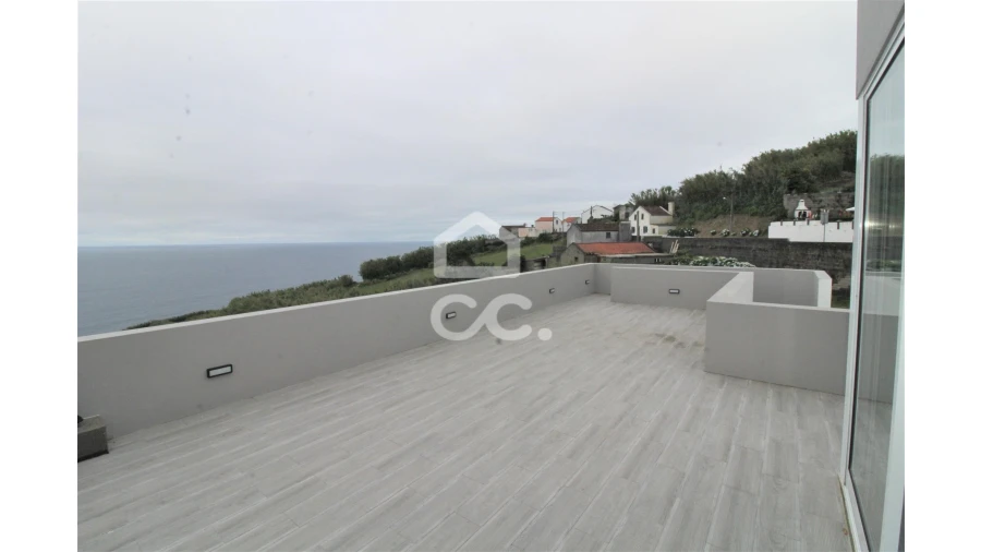 Moradia T3 para Venda em Remedios Foto 1