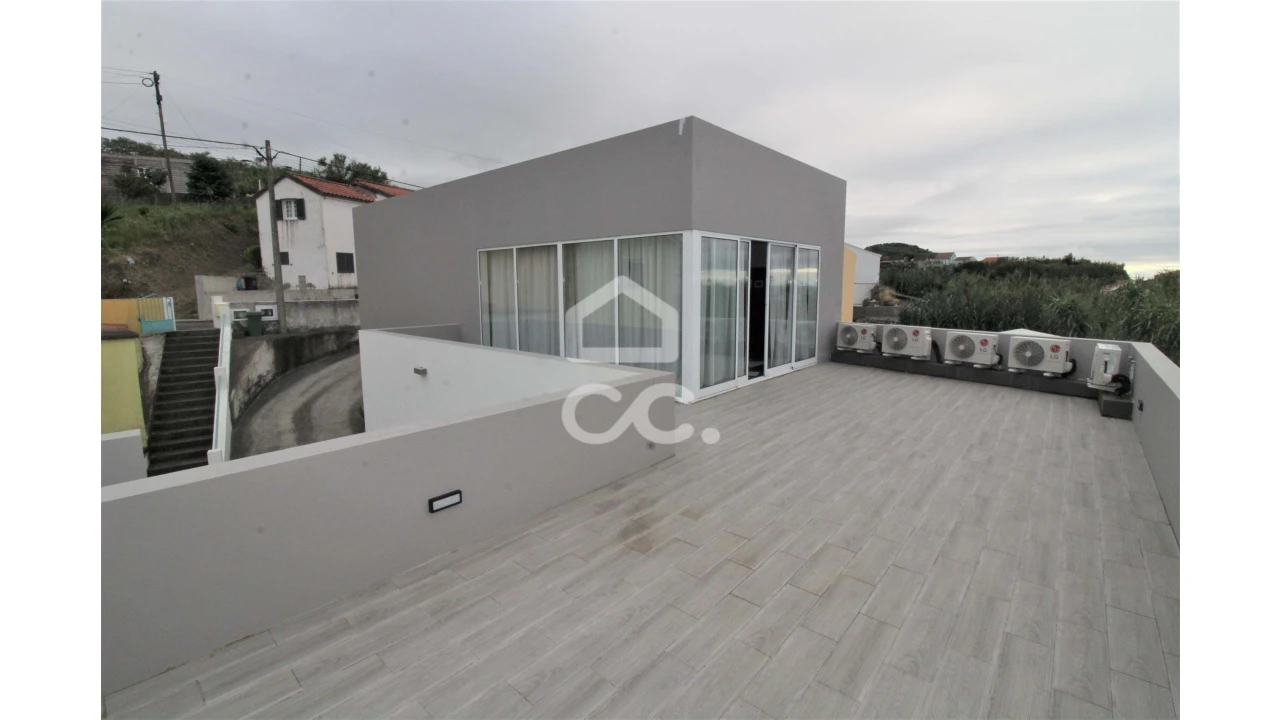 Moradia T3 para Venda em Remedios Foto 2