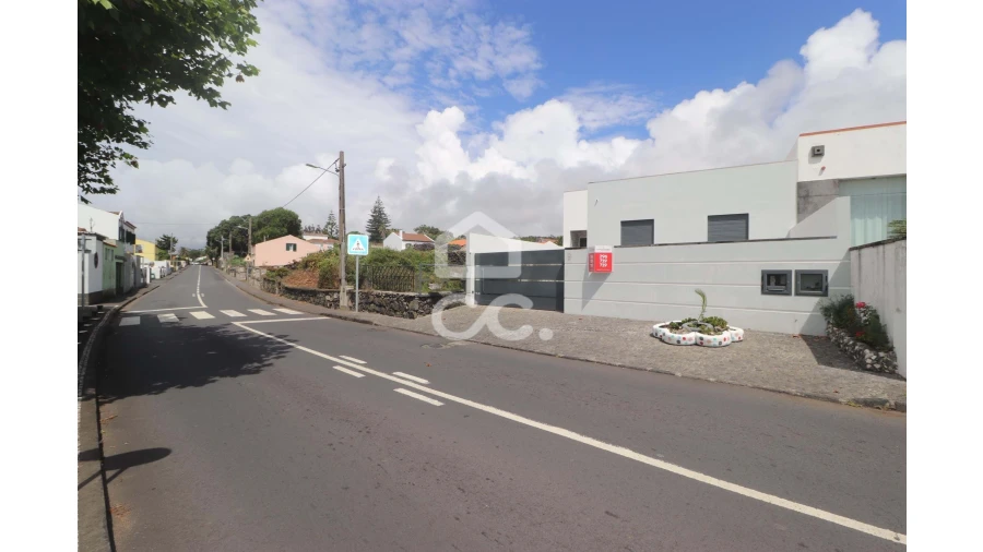 Moradia T3 para Venda em Lagoa (Nossa Senhora do Rosario) Foto 1