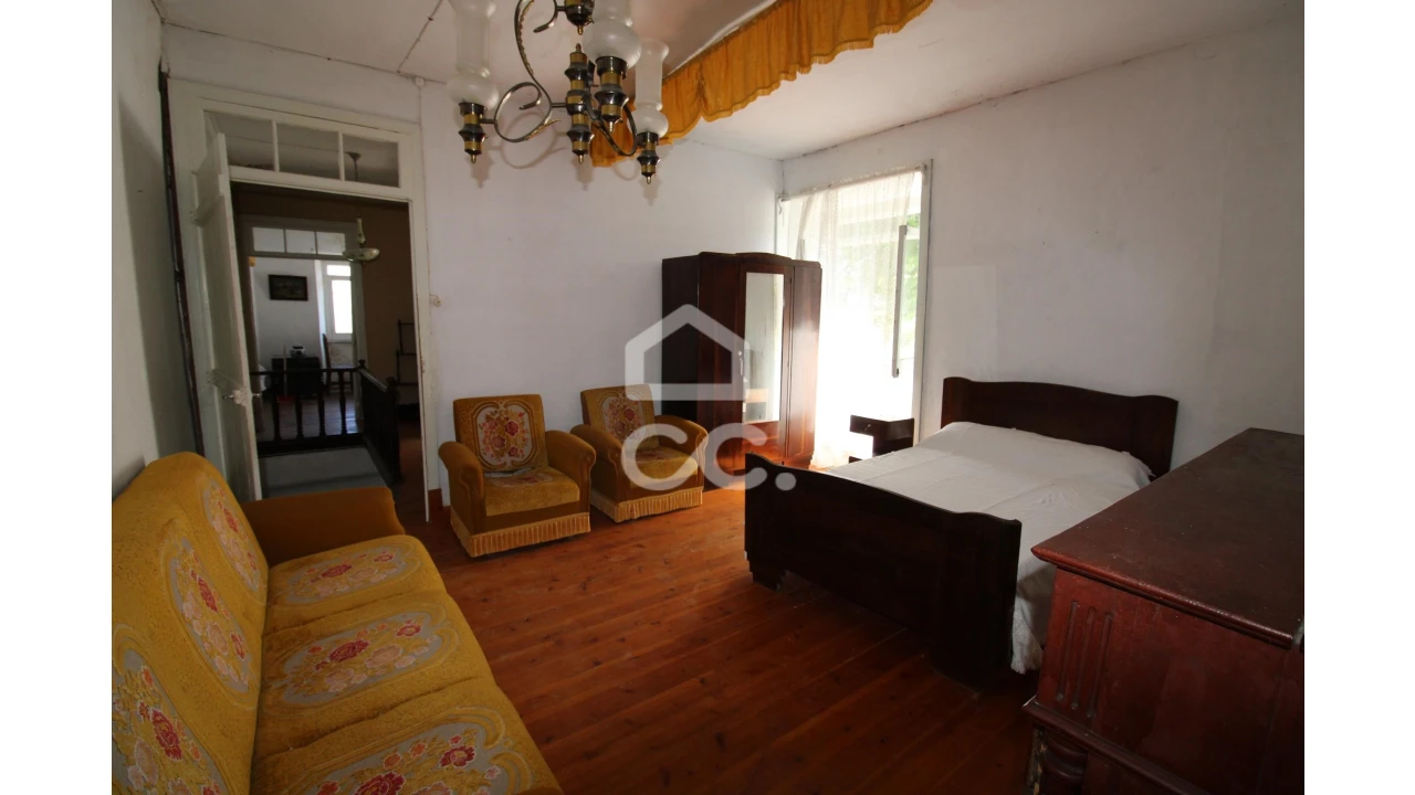 Moradia T3 para Venda em Achada Foto 8