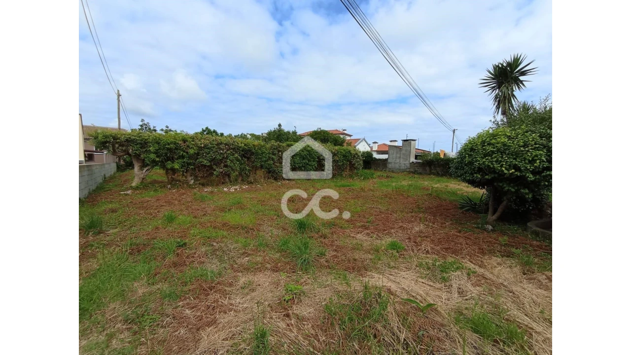 Moradia T3 para Venda em Achada Foto 14