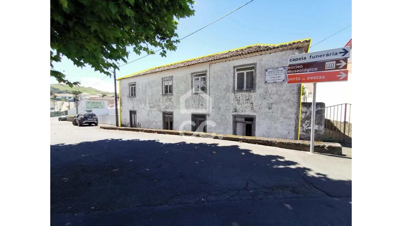 Moradia T3 para Venda em Achada Foto 1