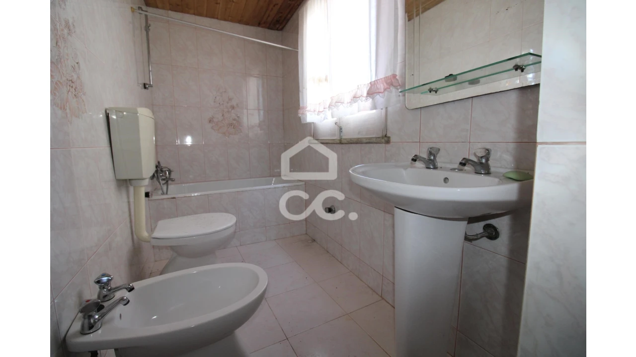 Moradia T3 para Venda em Achada Foto 9