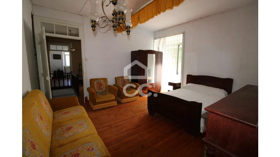 Moradia T3 para Venda em Achada Foto 8