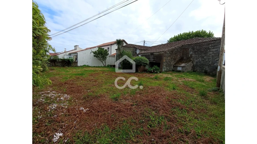 Moradia T3 para Venda em Achada Foto 12