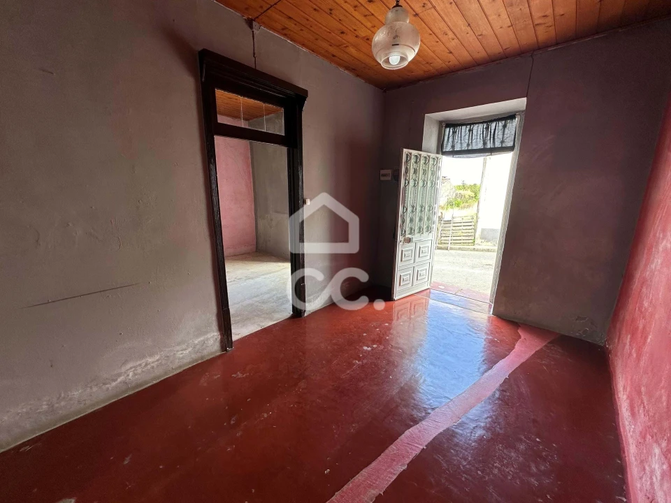 Moradia T1 para Venda em Lomba de São Pedro Foto 6