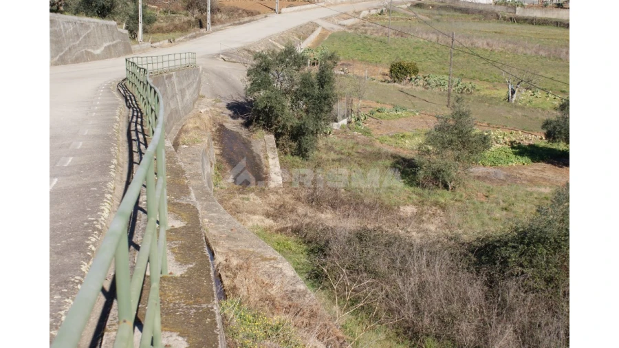 Moradia T1 para Venda em Janeiro de Cima e Bogas de Baixo Foto 7