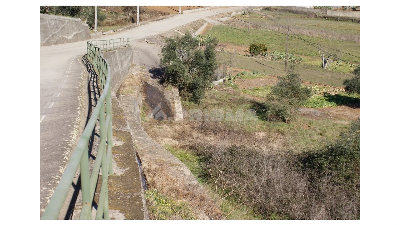 Moradia T1 para Venda em Janeiro de Cima e Bogas de Baixo Foto 7