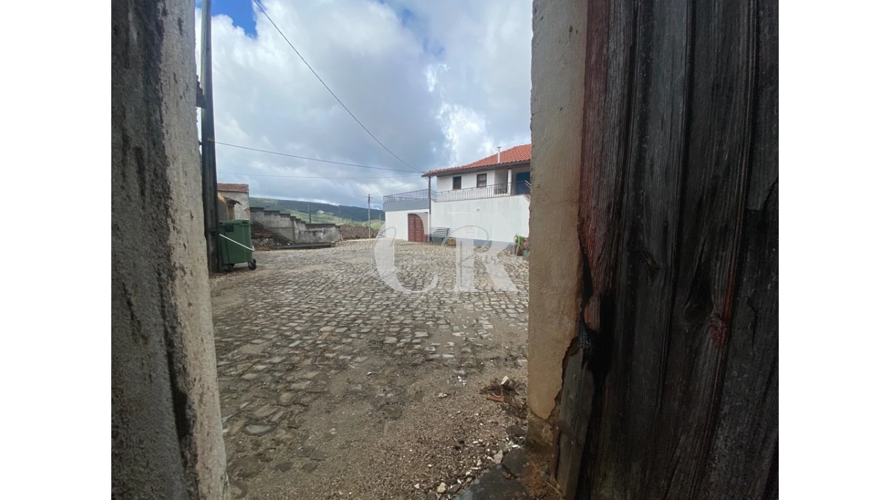 Moradia T3 para Venda em Campelo Foto 21