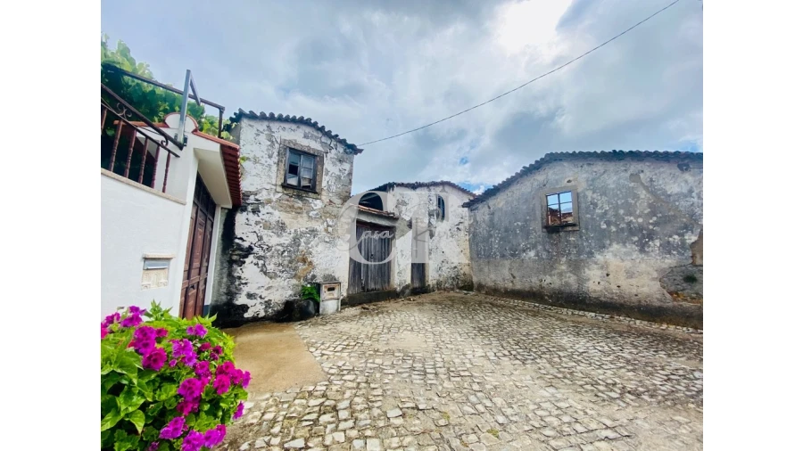 Moradia T3 para Venda em Campelo Foto 2