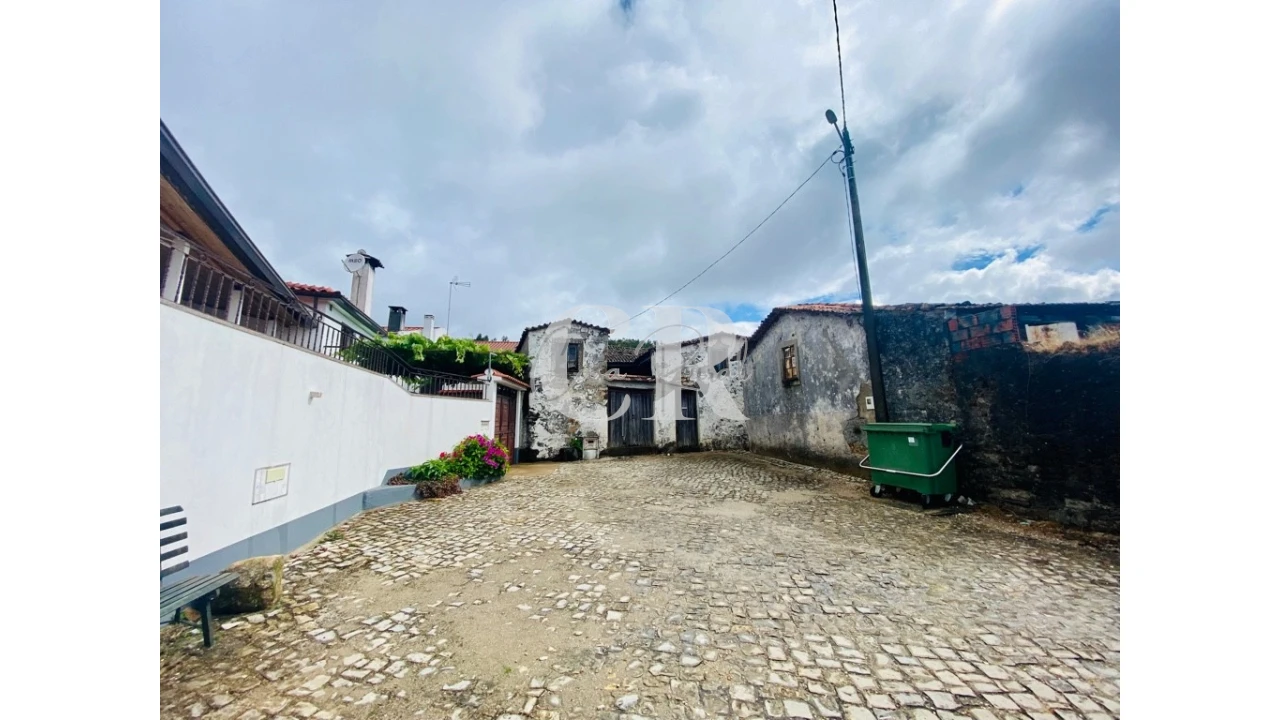 Moradia T3 para Venda em Campelo Foto 1