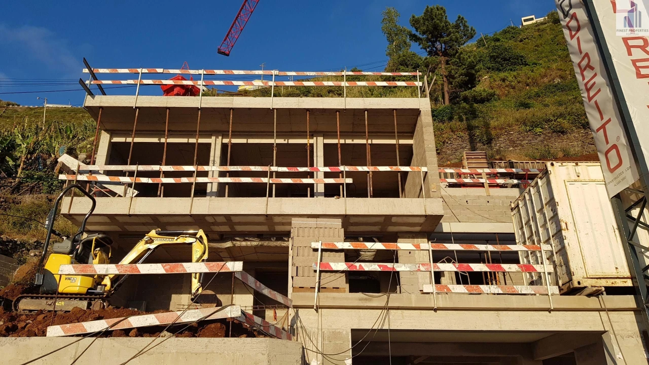 Moradia T3 para Venda em Arco da Calheta Foto 2