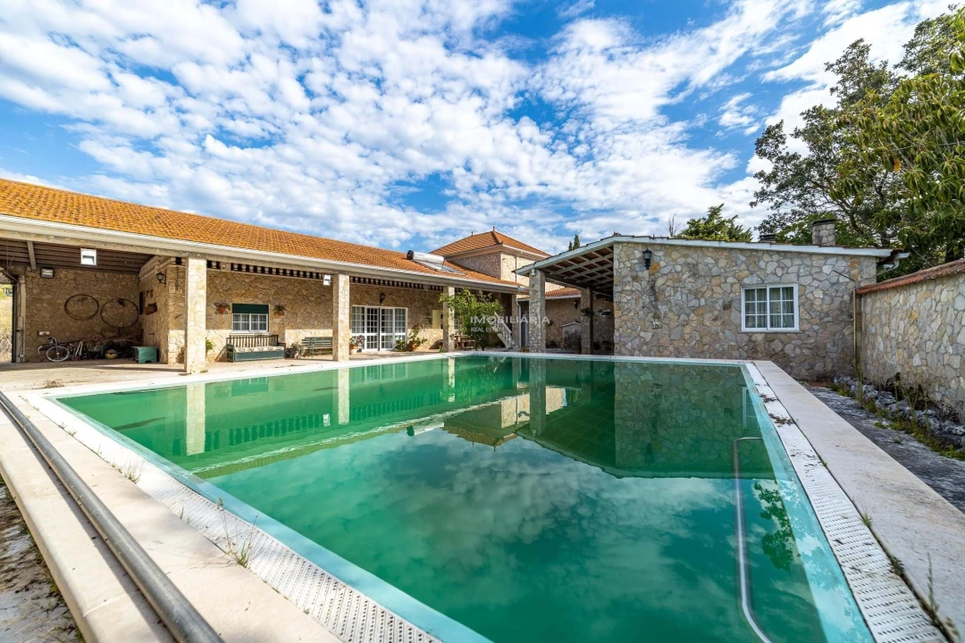 Quinta T4 para Venda em Romeira e Várzea Foto 1