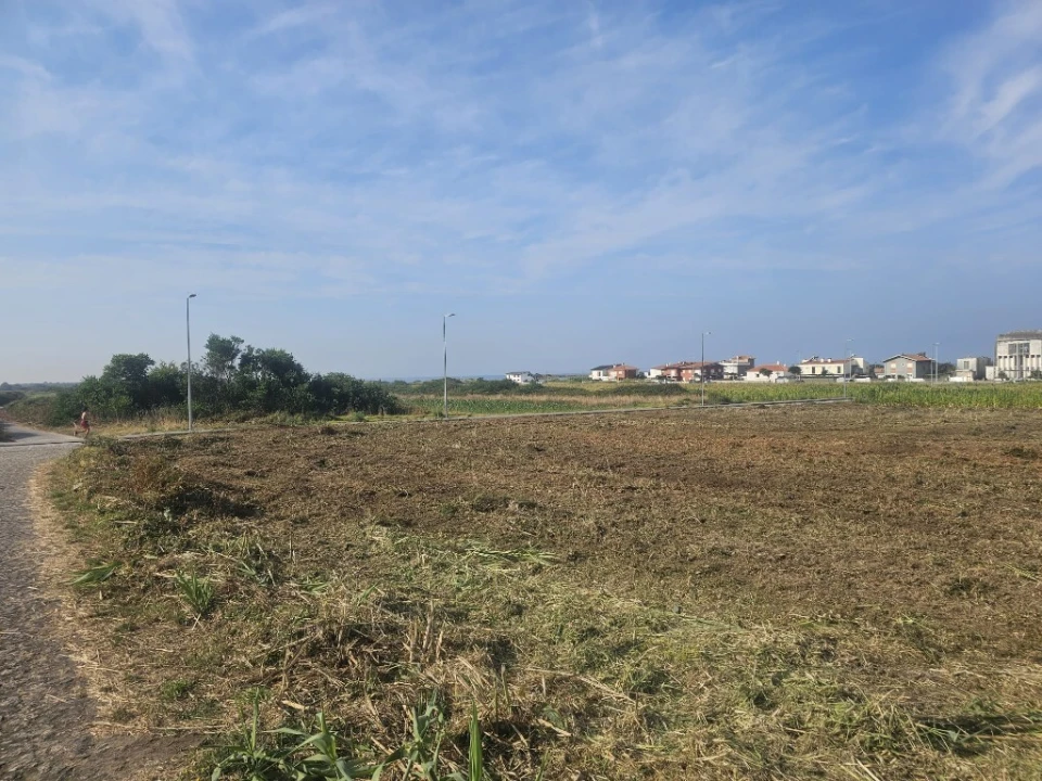Terreno para Venda em Carreço Foto 2