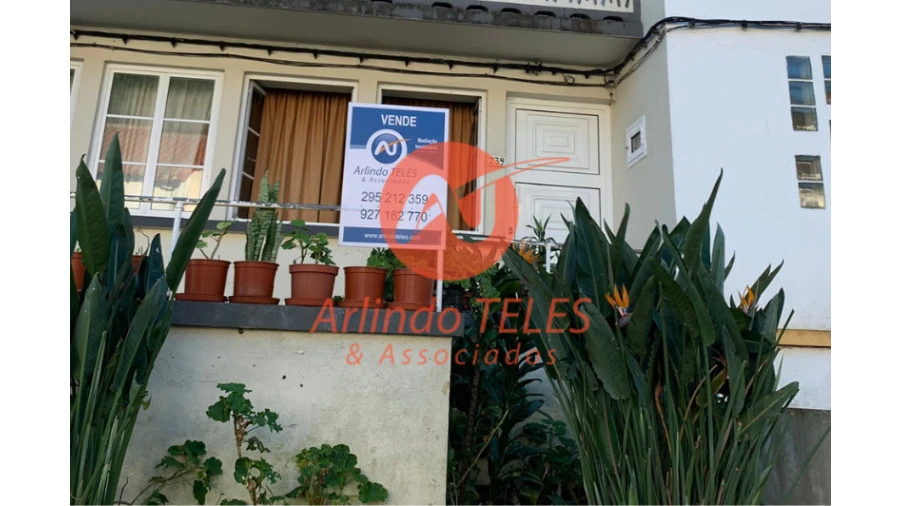 Apartamento T2 para Venda em Praia da Vitoria (Santa Cruz)