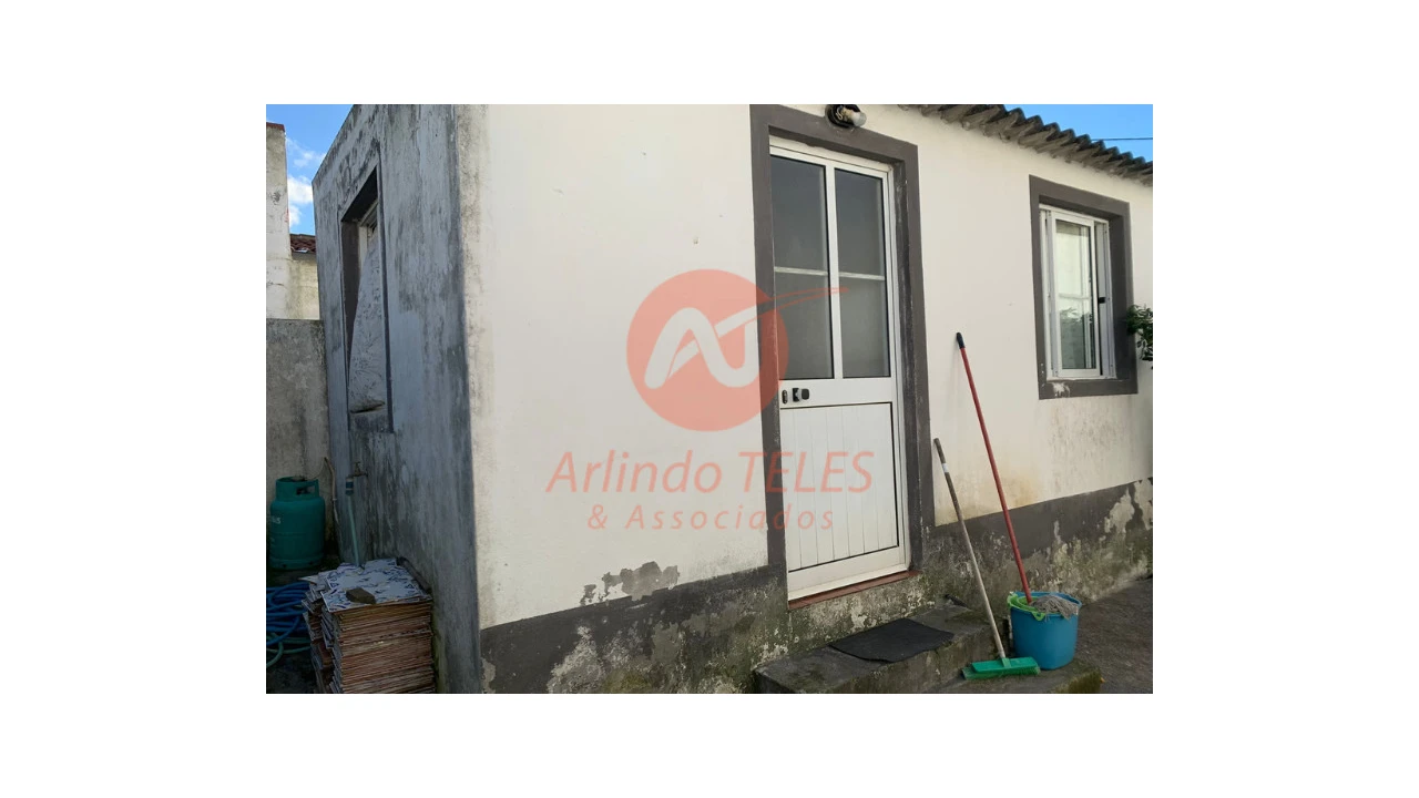 Apartamento T2 para Venda em Praia da Vitoria (Santa Cruz) Foto 7