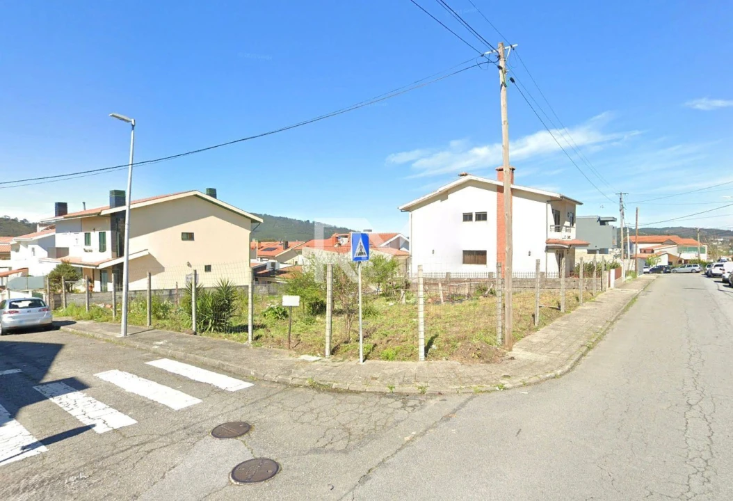 Terreno para Venda em Campo e Sobrado Foto 1
