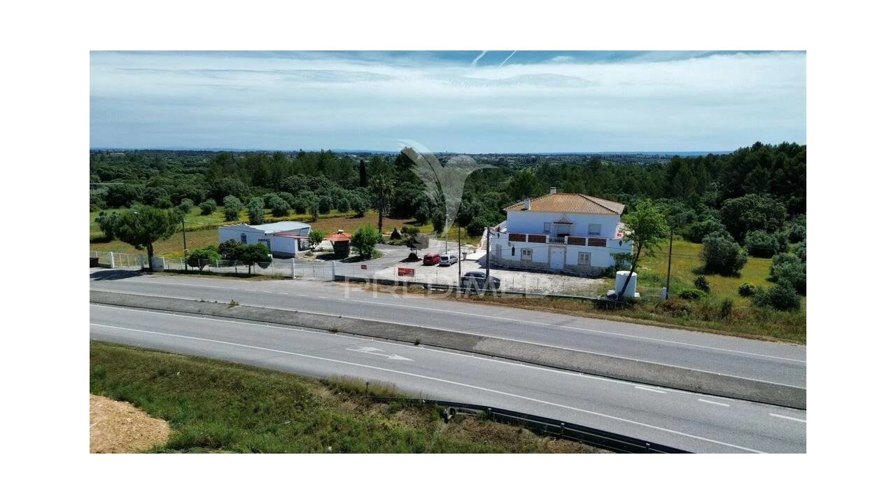 Moradia T9 para Venda em Bugalhos Foto 1