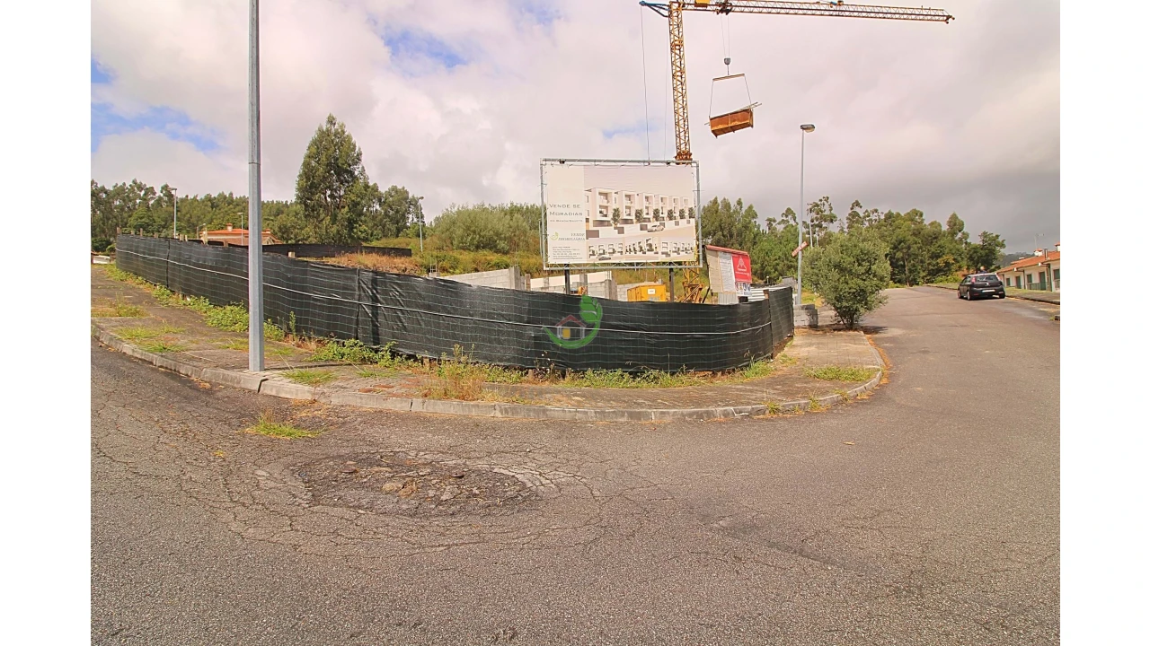 Moradia T3 para Venda em Escariz (São Mamede) e Escariz (São Martinho) Foto 4