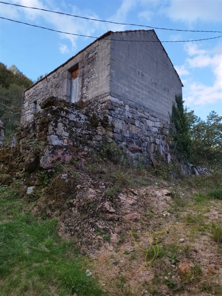 Moradia T0 para Venda em Castro Laboreiro e Lamas de Mouro Foto 3