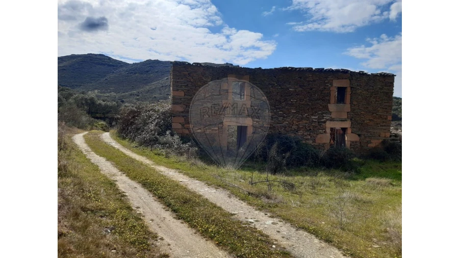 Terreno para Venda em Torre de Moncorvo Foto 6