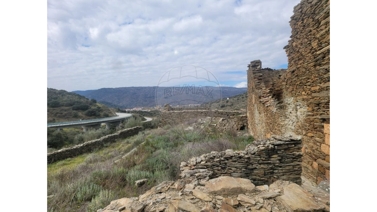 Terreno para Venda em Torre de Moncorvo Foto 10
