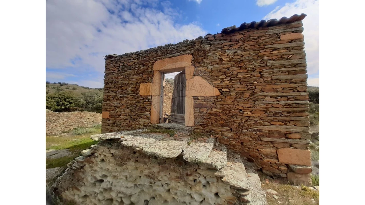 Terreno para Venda em Torre de Moncorvo Foto 9