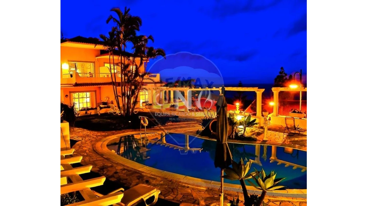 Prédio para Venda em Caniço Foto 1