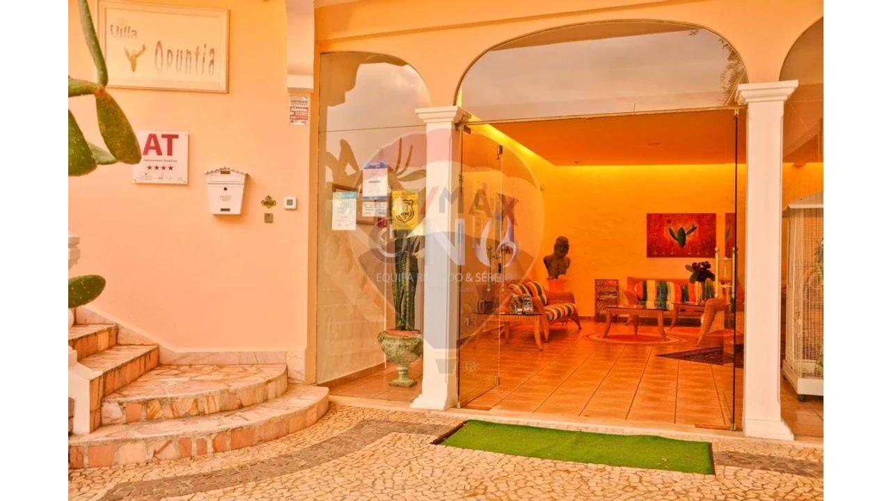 Prédio para Venda em Caniço Foto 9