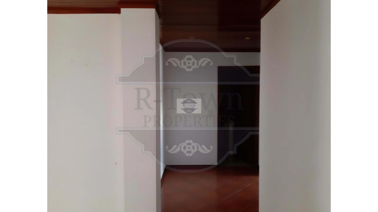 Apartamento T5 para Venda em Lousa Foto 16