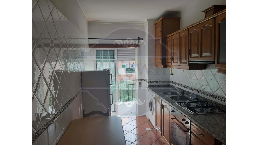 Apartamento T5 para Venda em Lousa Foto 4