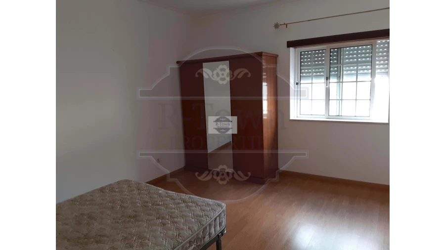 Apartamento T5 para Venda em Lousa Foto 27