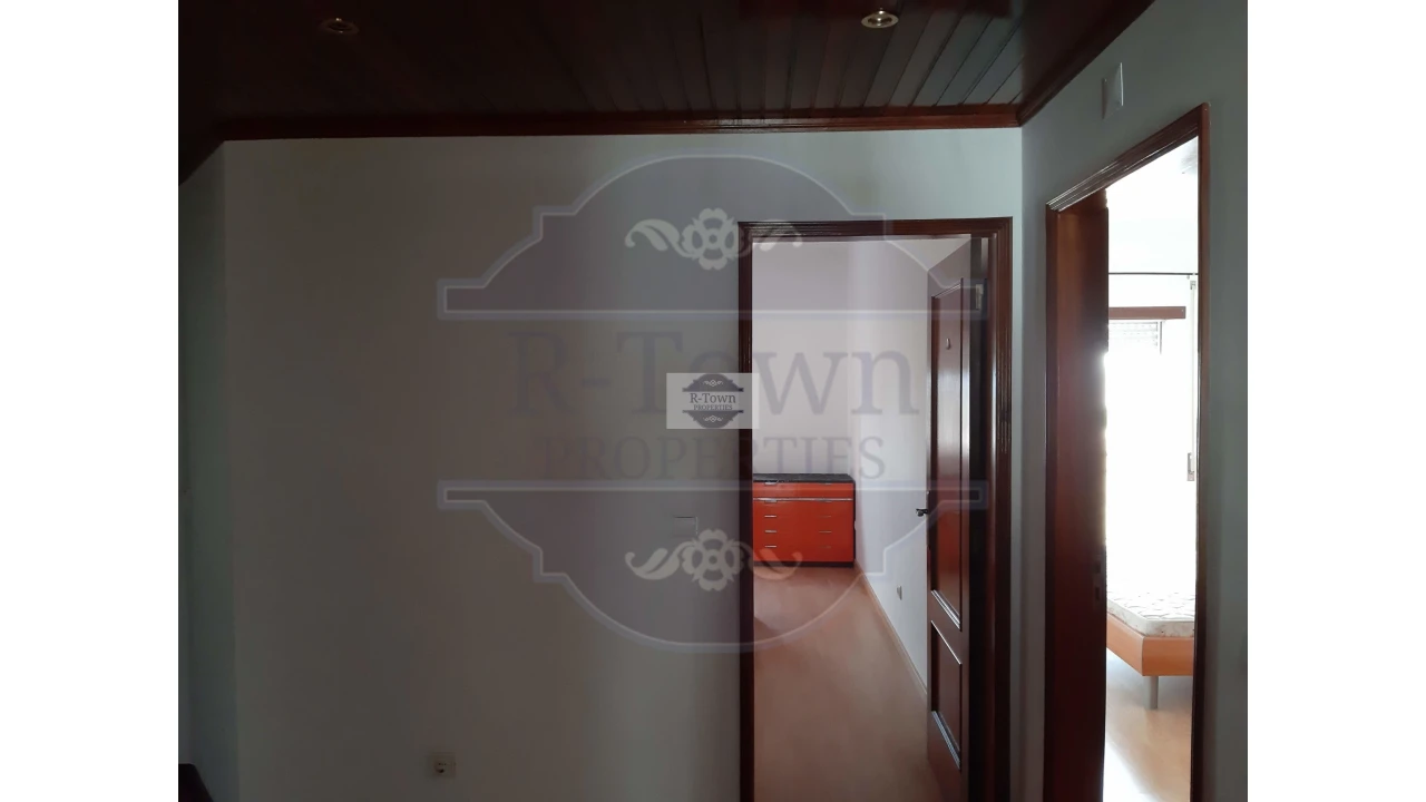 Apartamento T5 para Venda em Lousa Foto 18